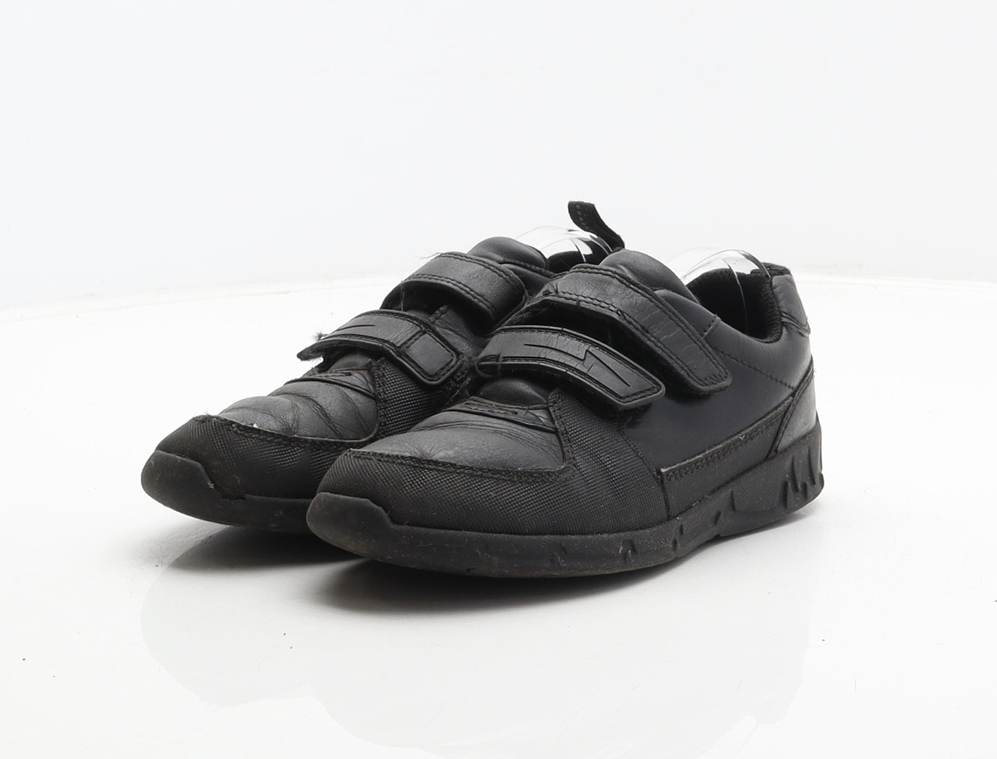 Preworn Boys Black Synthetic Trainer UK 12 30