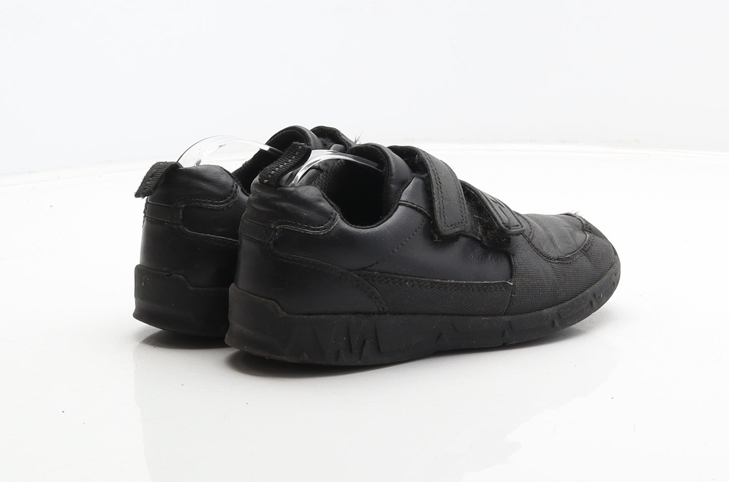 Preworn Boys Black Synthetic Trainer UK 12 30