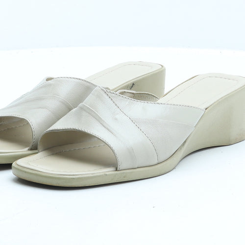Preworn Womens Beige Synthetic Mule Heel UK 5
