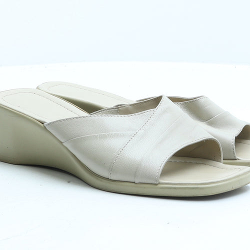 Preworn Womens Beige Synthetic Mule Heel UK 5