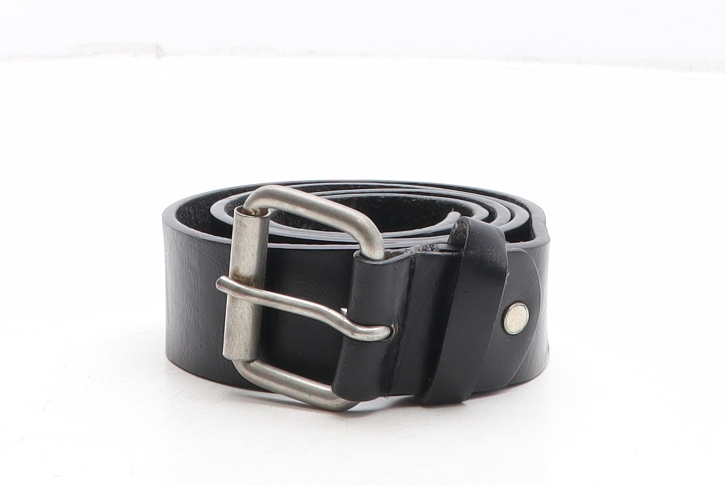 Preworn Womens Black Solid Leather Basic Belt Belt One Size