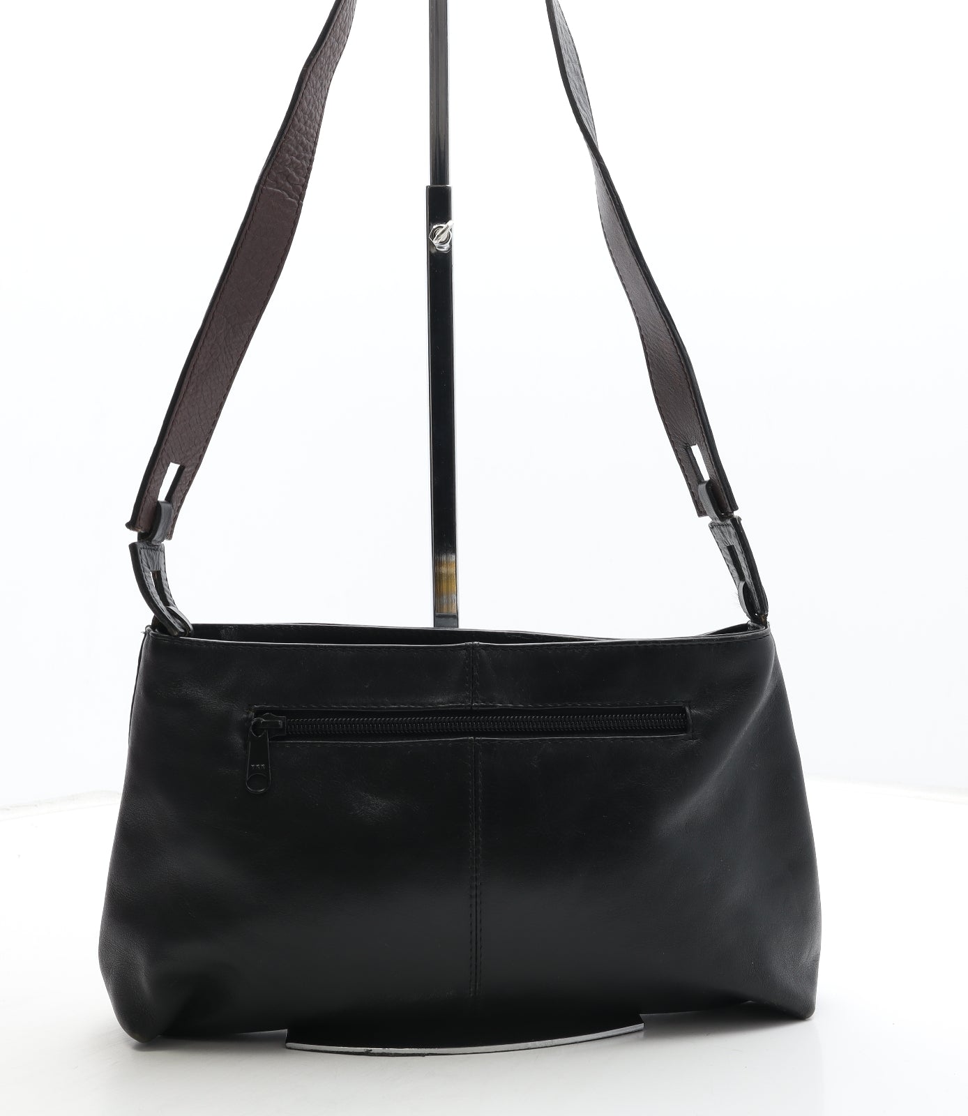 Preworn Womens Black Leather Shoulder Bag Size Small