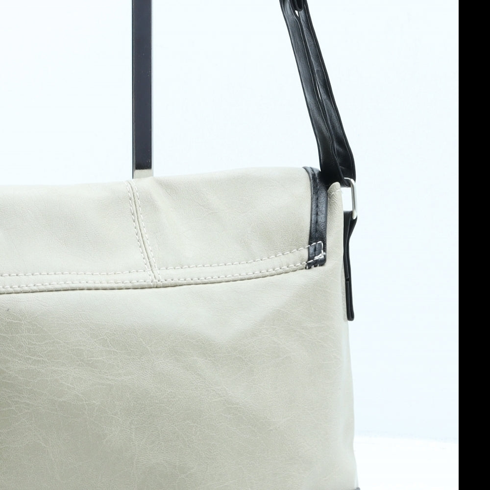 Preworn Womens Beige Polyurethane Crossbody Size Small