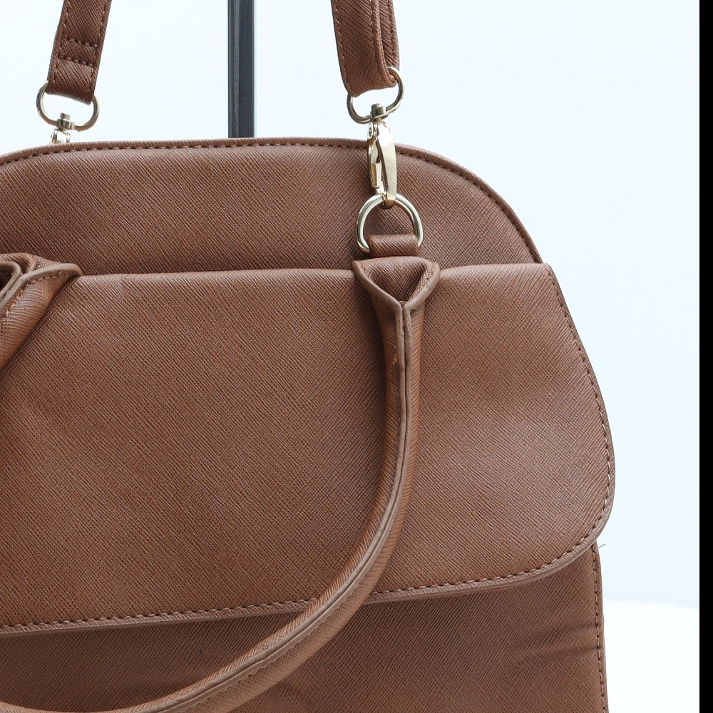 Preworn Womens Brown Polyurethane Shoulder Bag Size Medium