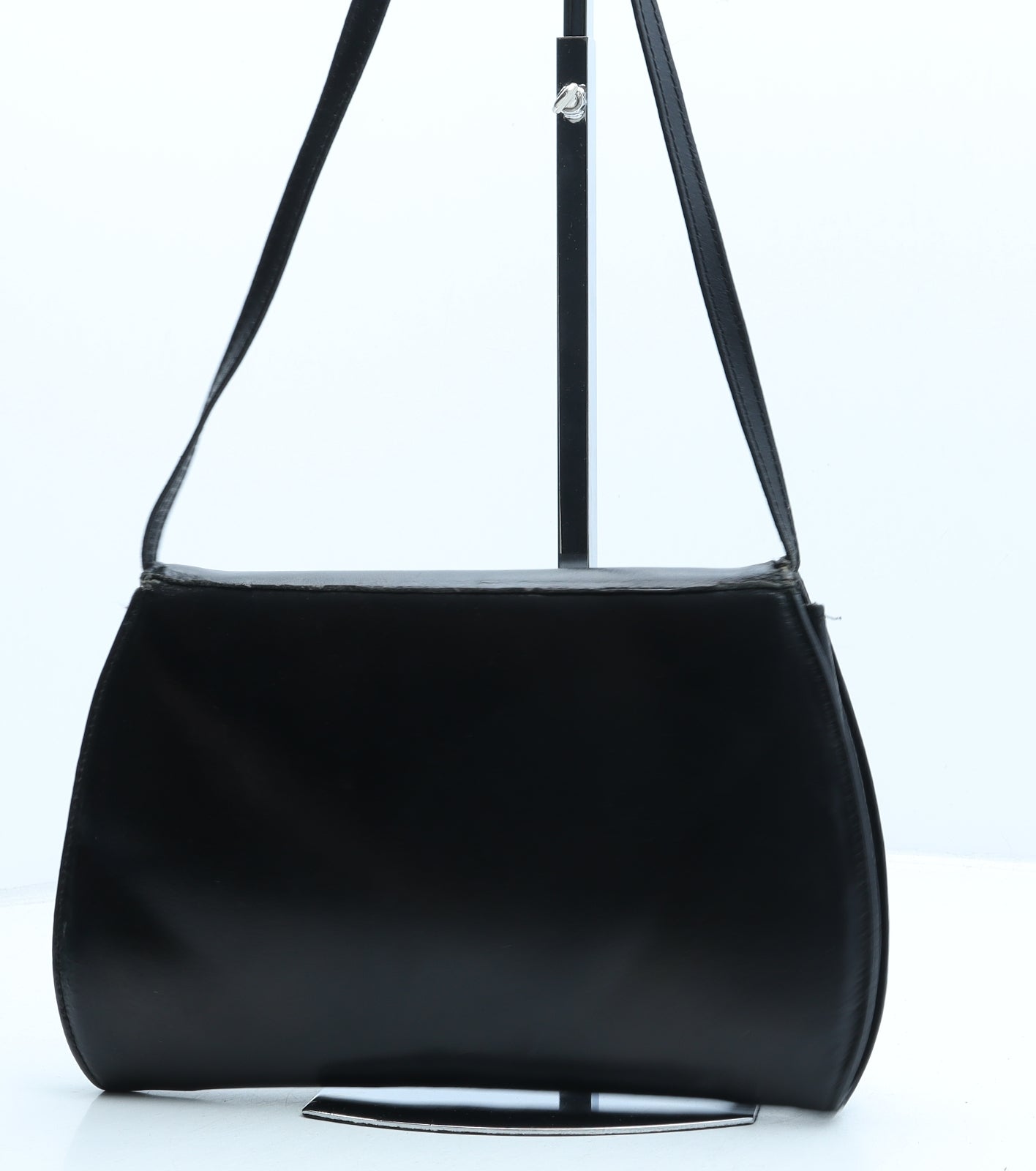 Preworn Womens Black Polyurethane Shoulder Bag Size Small