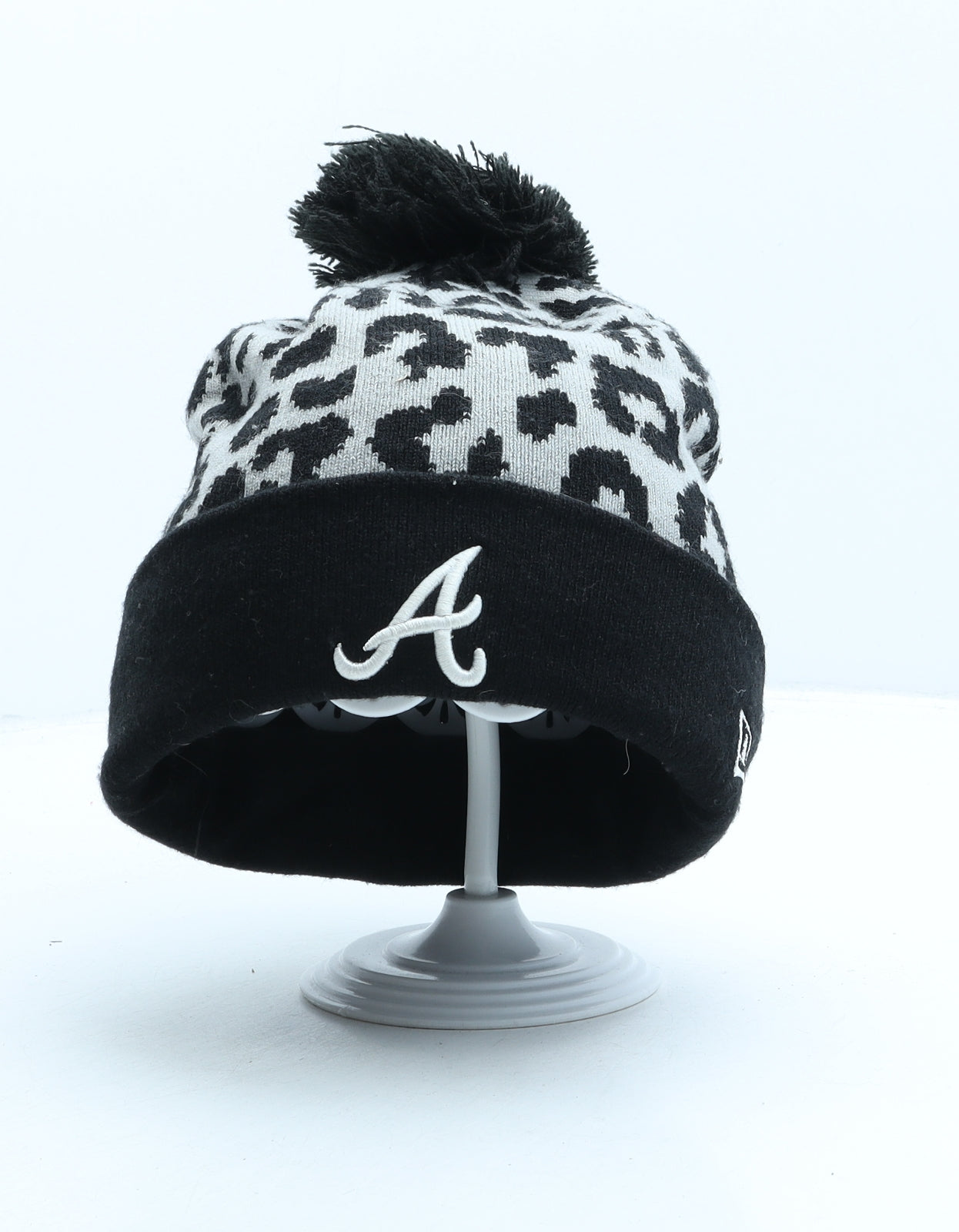 New Era Womens Grey Animal Print Acrylic Bobble Hat One Size - Atalanta Braves