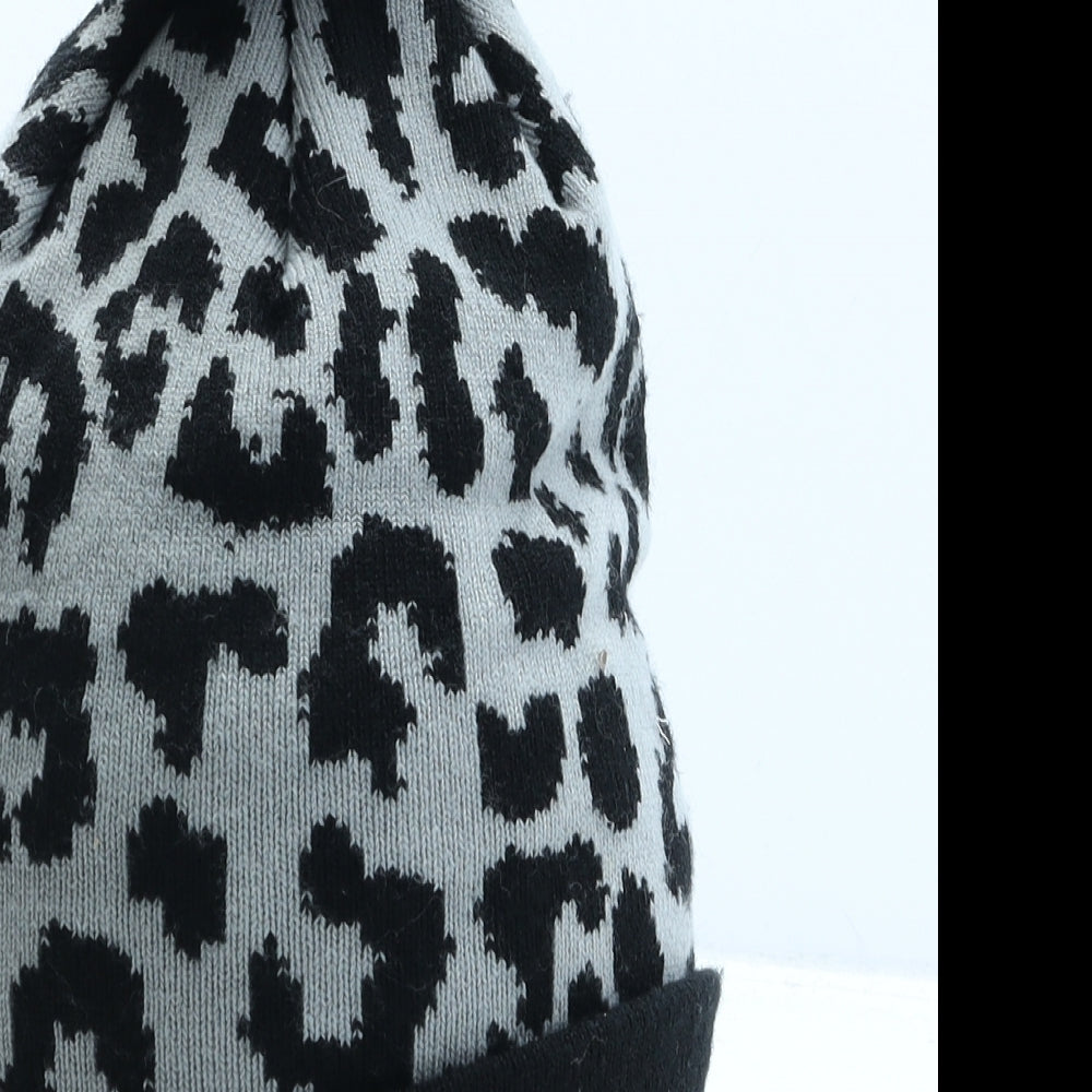 New Era Womens Grey Animal Print Acrylic Bobble Hat One Size - Atalanta Braves