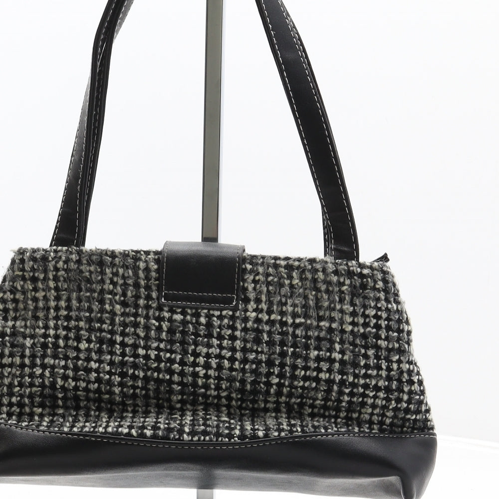 Preworn Womens Black Polyurethane Shoulder Bag Size Small