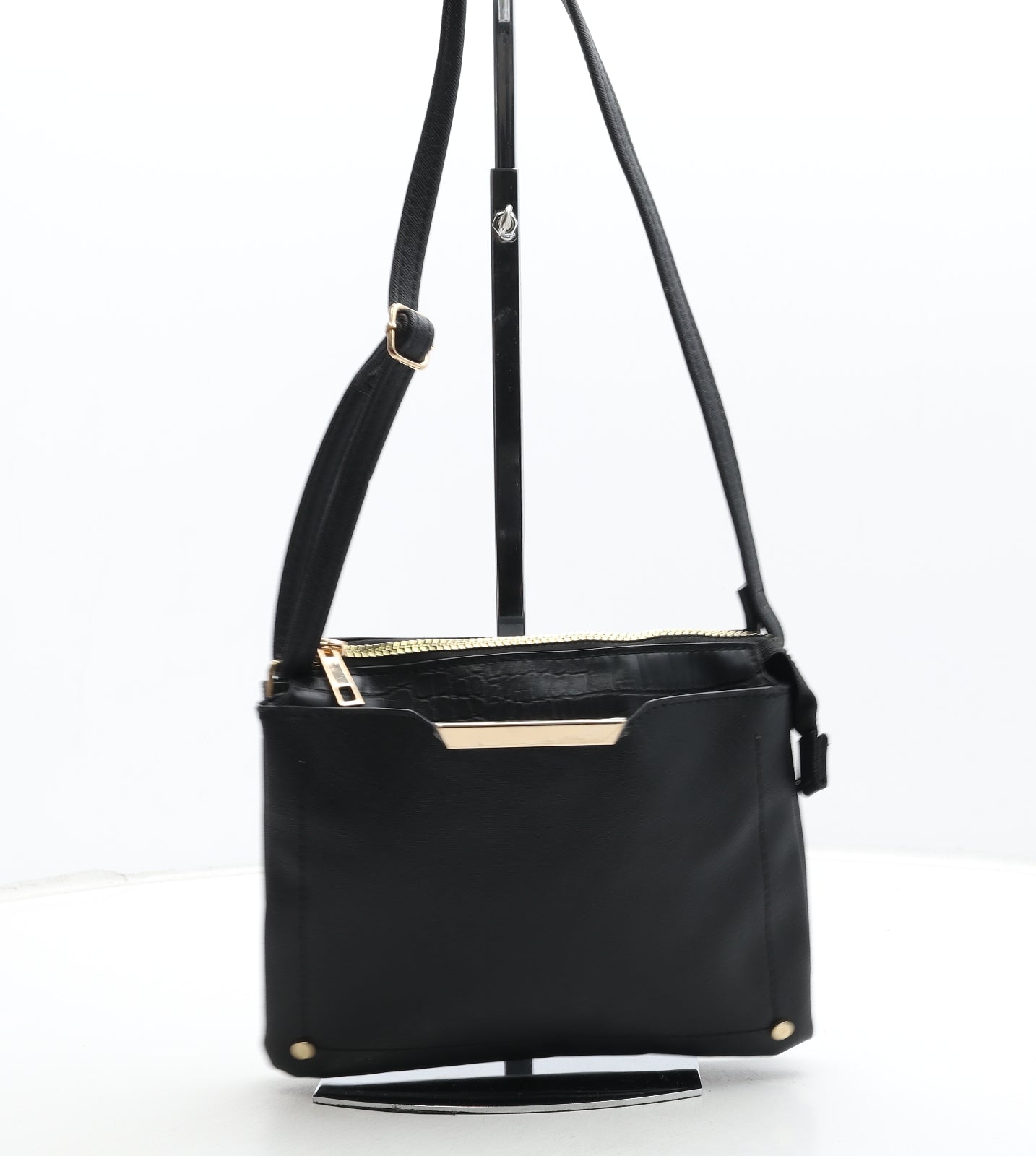 Preworn Womens Black Polyurethane Crossbody Size Small - Snake Skin Print