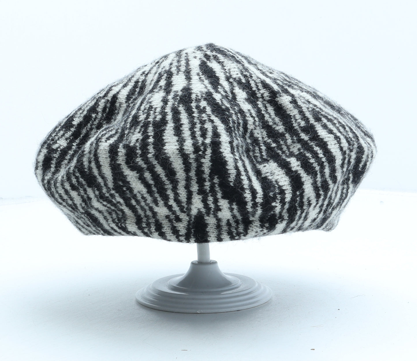 Preworn Womens Black Animal Print Acrylic Beret One Size - Zebra Print