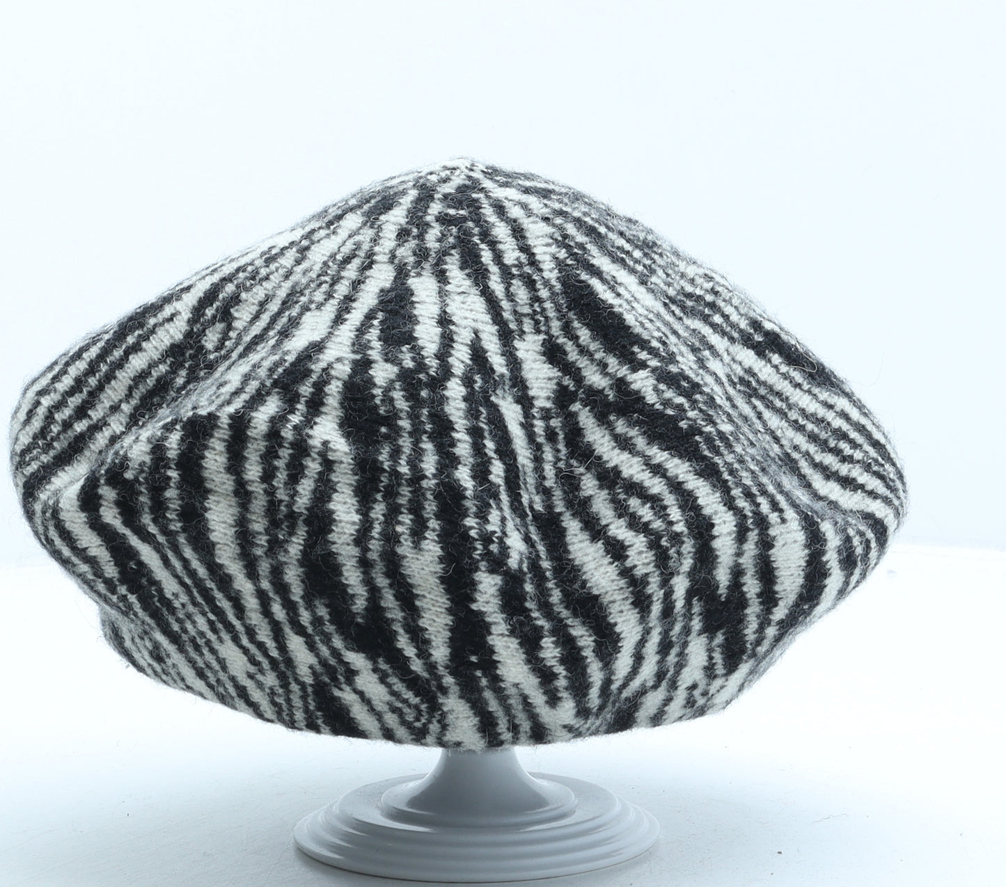 Preworn Womens Black Animal Print Acrylic Beret One Size - Zebra Print