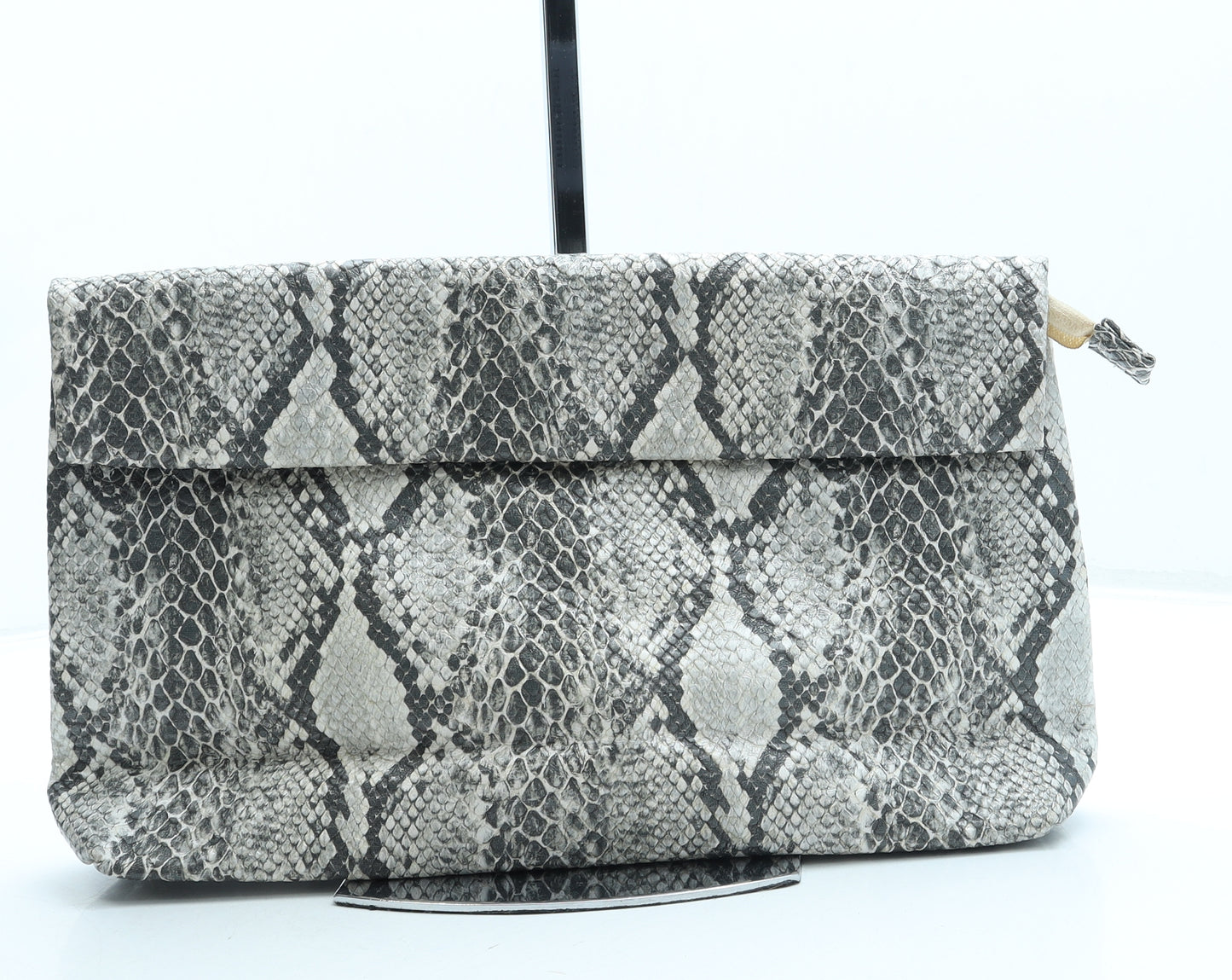 Preworn Womens Grey Animal Print Leather Clutch Size Medium