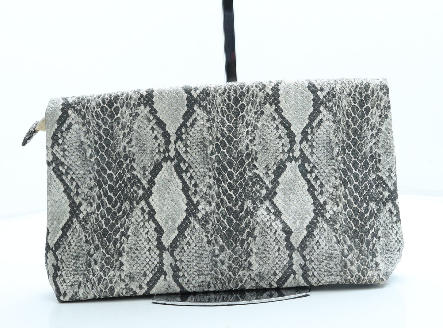 Preworn Womens Grey Animal Print Leather Clutch Size Medium