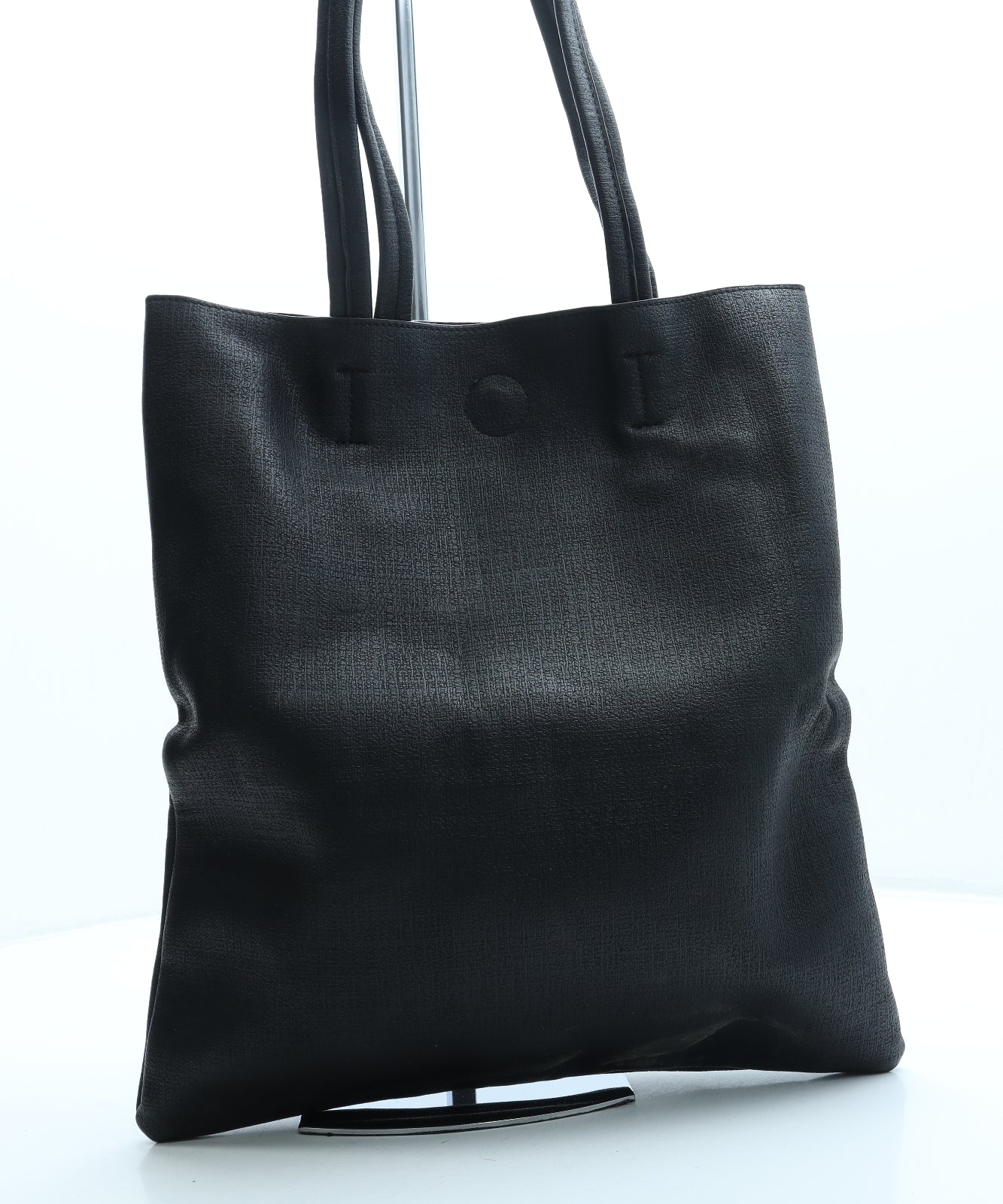 Preworn Womens Black Leather Shoulder Bag Size Large