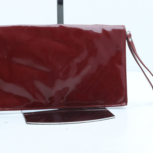 Preworn Womens Red Newsprint Polyurethane Clutch Size Small