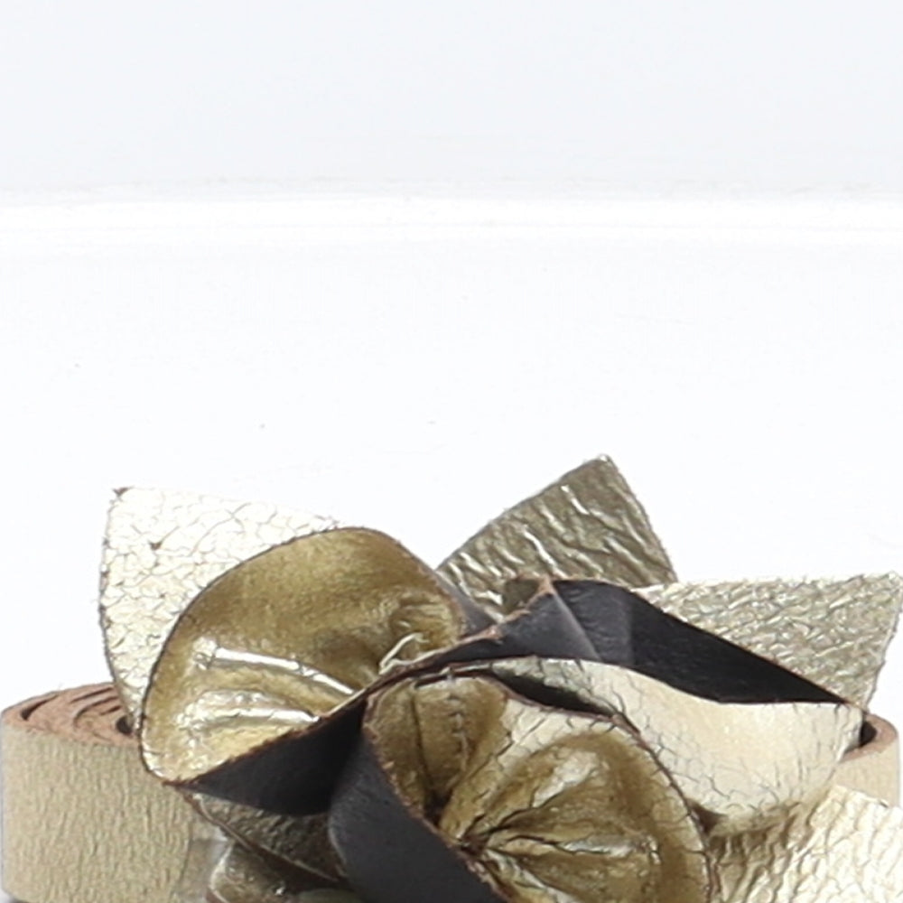 Preworn Womens Gold Solid Leather Fashion Belt Belt Size XL - Flower detail