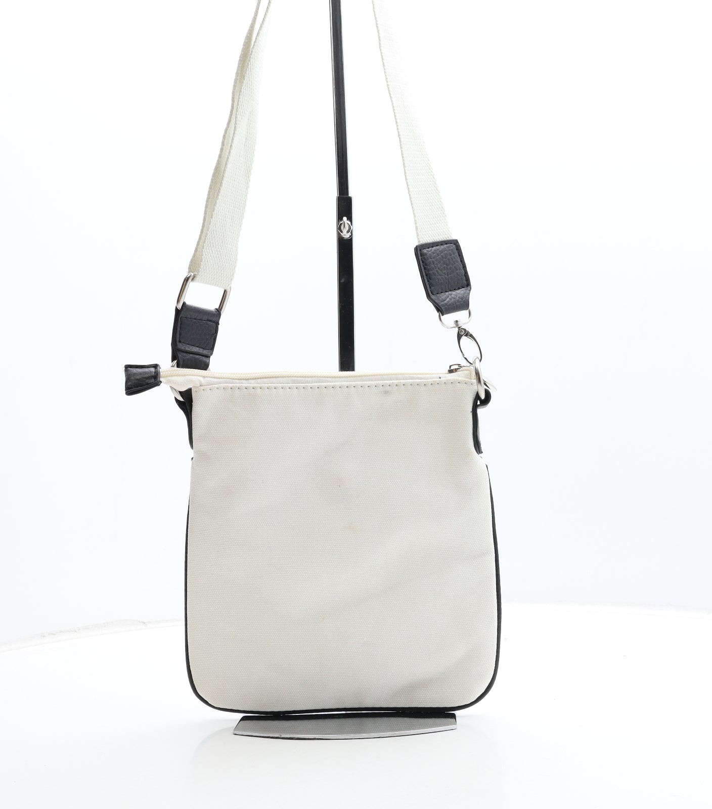 Preworn Womens Beige Geometric Polyester Crossbody Size Small - Skull Detail