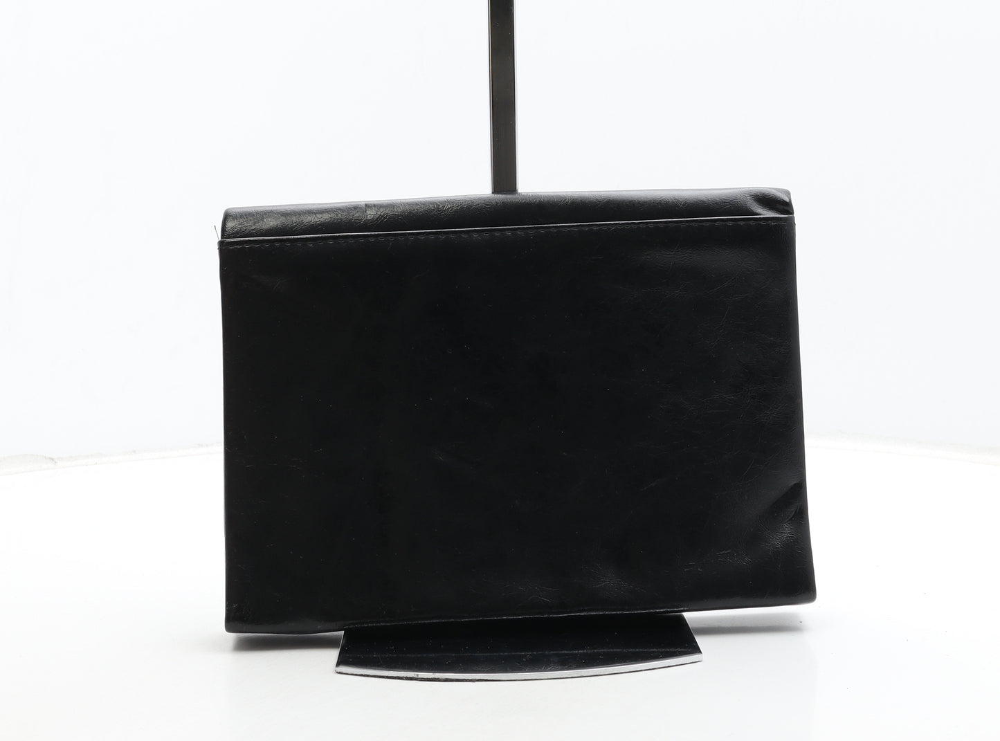 Preworn Womens Black Polyurethane Clutch Size Small
