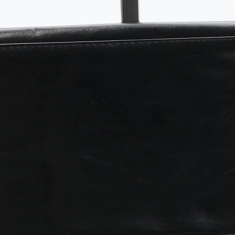 Preworn Womens Black Polyurethane Clutch Size Small