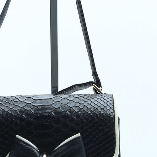 New Look Womens Black Polyurethane Crossbody Size Small - Croc Texture