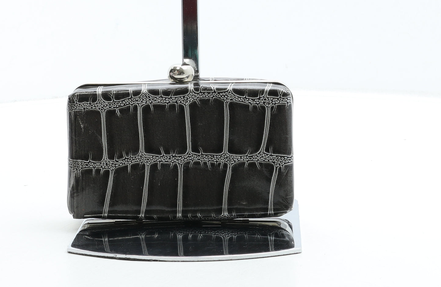 Elementz Womens Grey Animal Print Polyurethane Clutch Size Small - Croc Texture