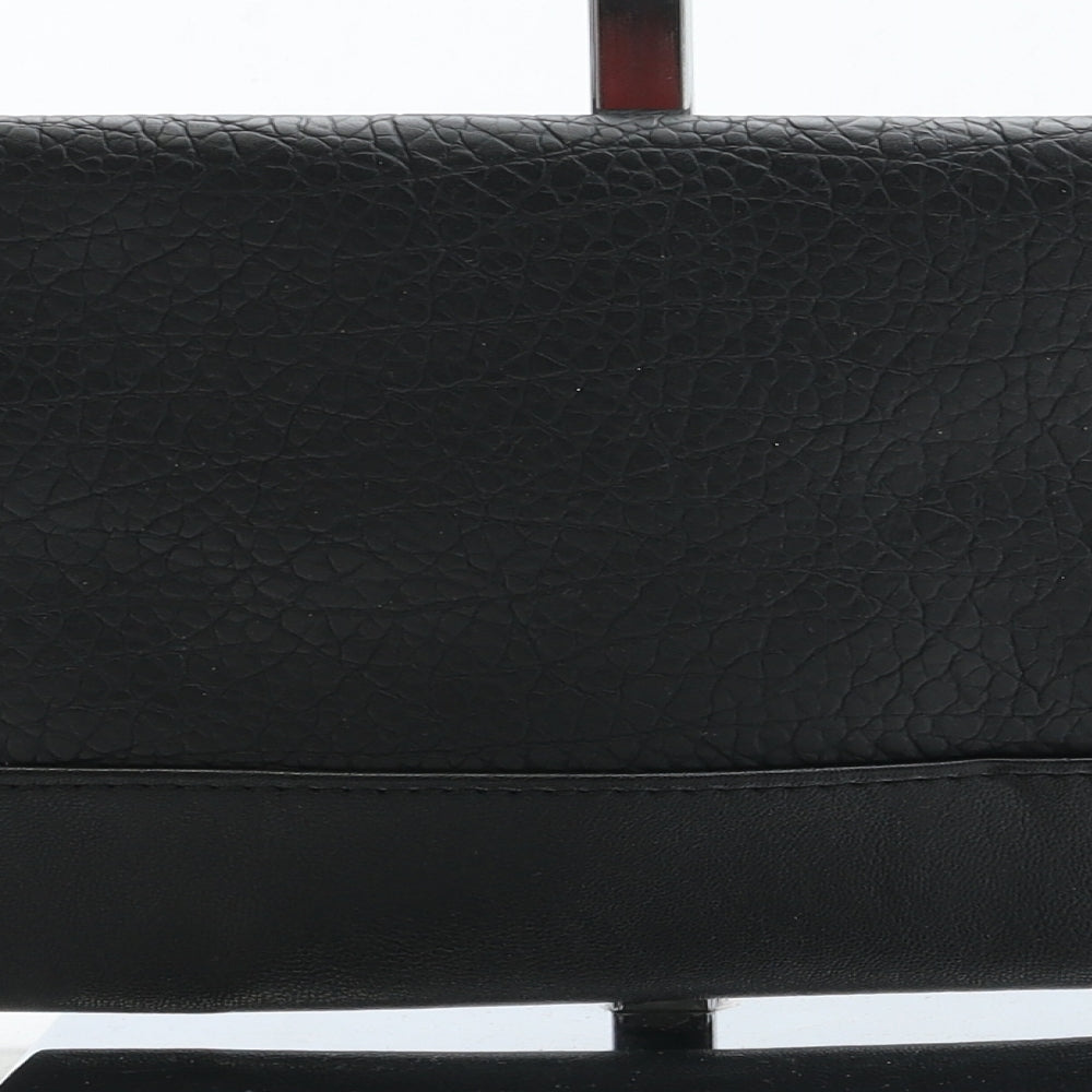 Preworn Womens Black Polyurethane Clutch Size Small