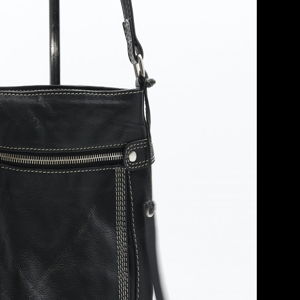 Lloyd Baker Womens Black Leather Crossbody Size Medium