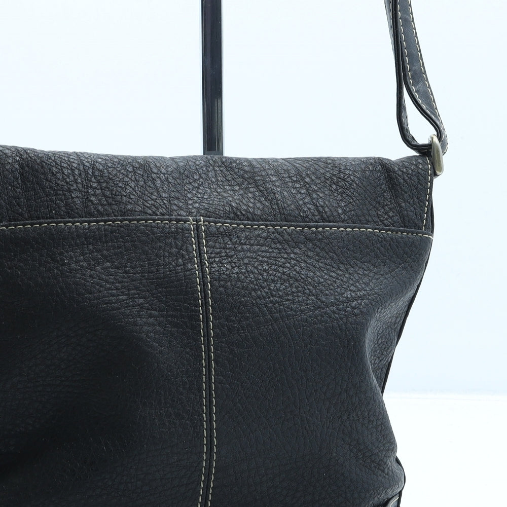 Shilton International Womens Black Polyurethane Crossbody Size Small