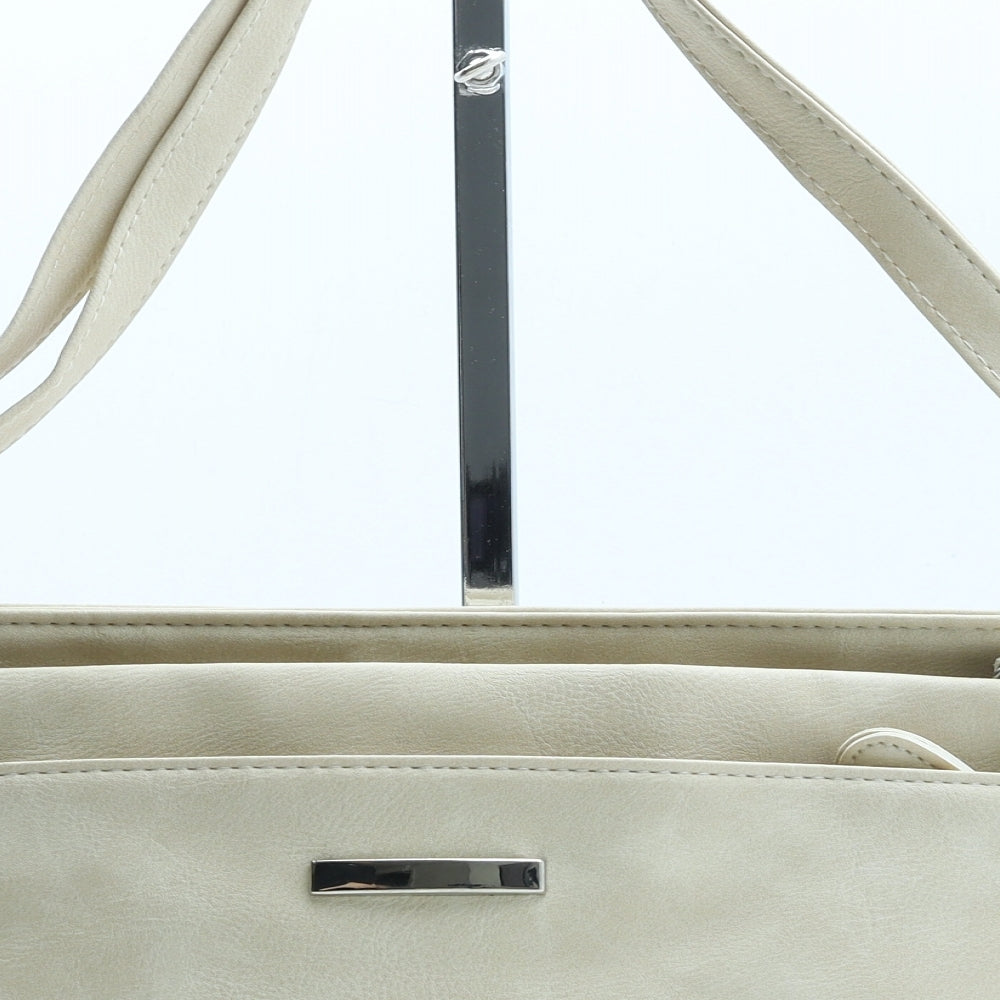 Preworn Womens Beige Polyurethane Crossbody Size Medium