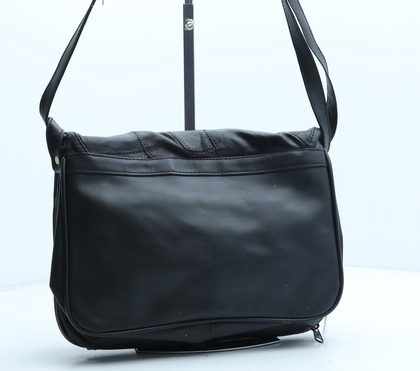 Beaugency Womens Black Polyurethane Crossbody Size Medium