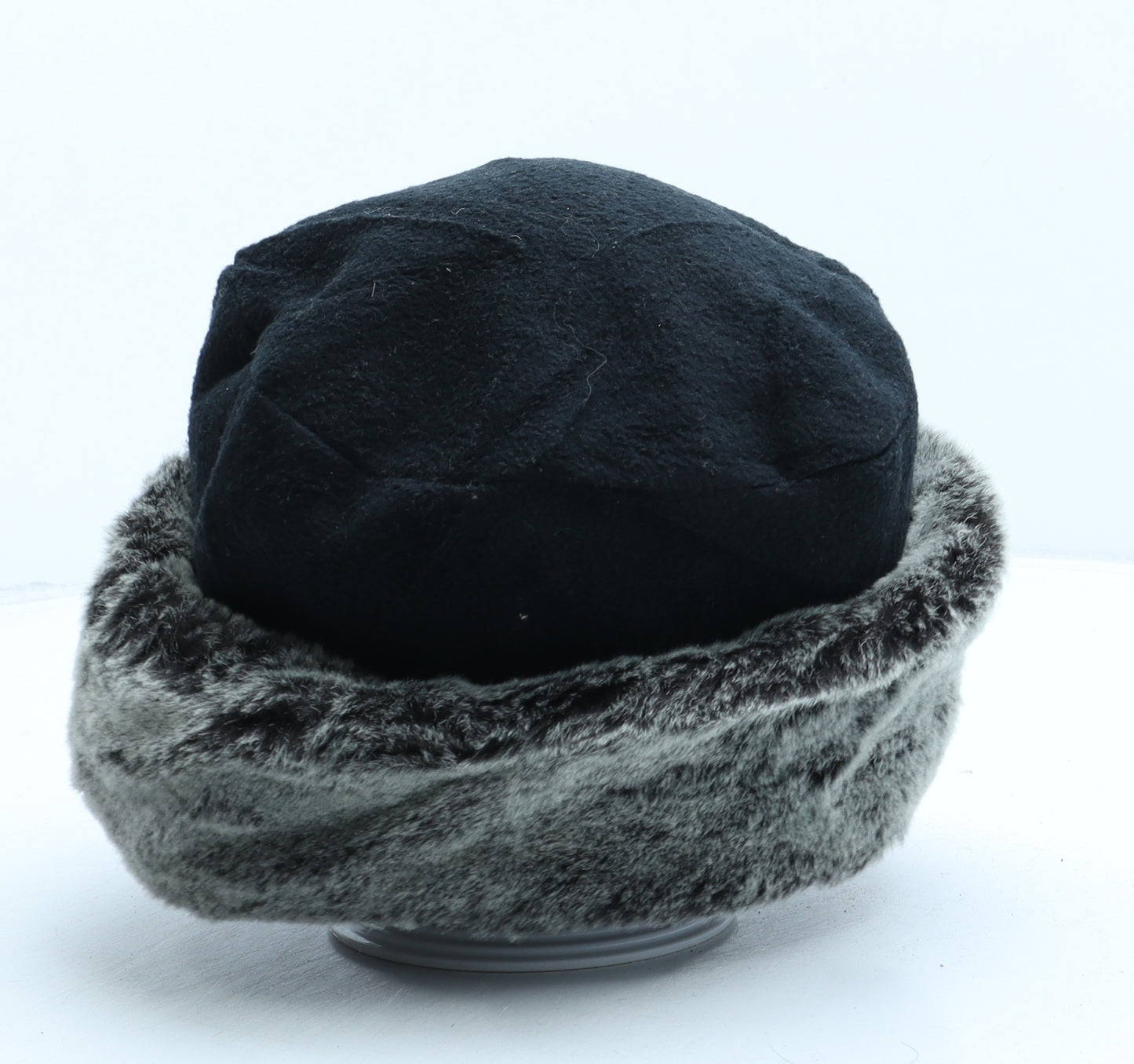 Preworn Womens Black Polyester Cloche One Size