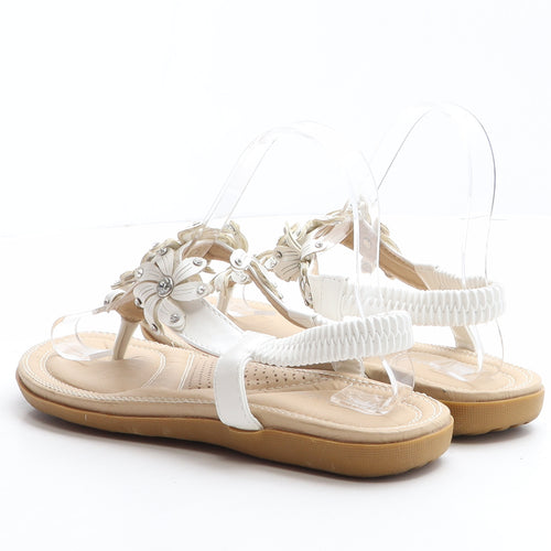 Apple Footwear Womens White Synthetic Thong Sandal UK 5 38 - Flower details