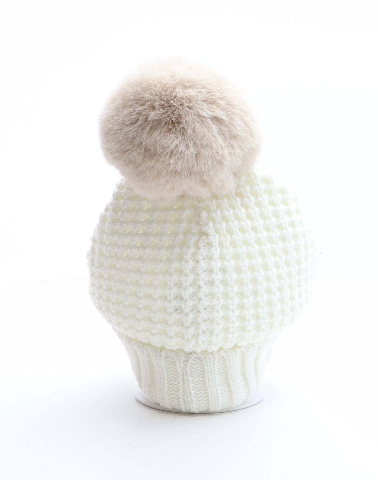 Nutmeg Womens White Acrylic Bobble Hat One Size