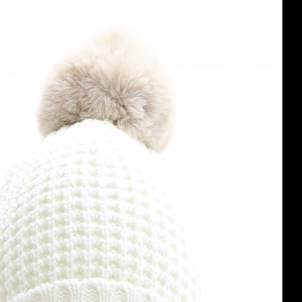 Nutmeg Womens White Acrylic Bobble Hat One Size