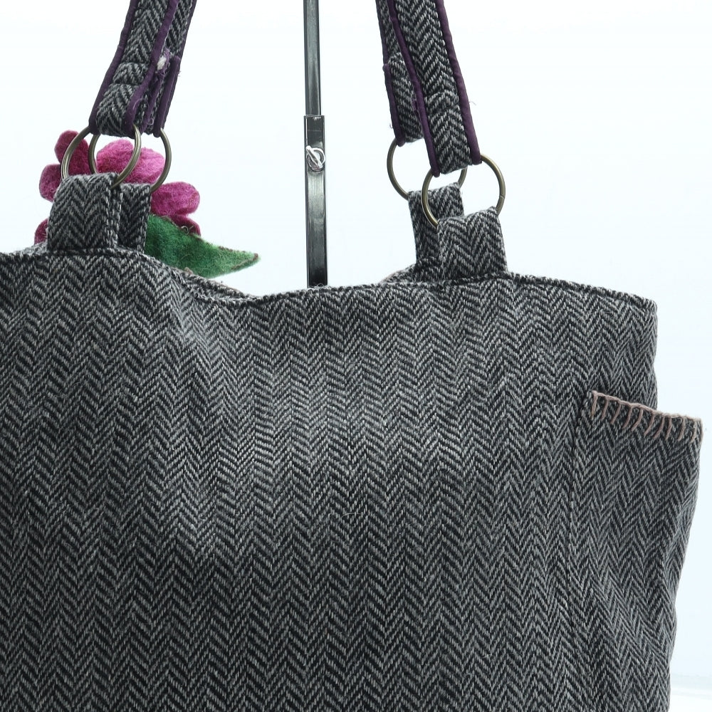 Shruti Womens Multicoloured Herringbone Wool Shoulder Bag Size Medium - Flower Detail