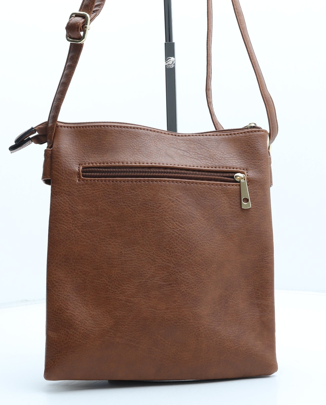 Preworn Womens Brown Polyurethane Crossbody Size Medium