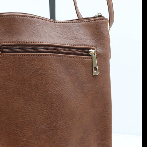 Preworn Womens Brown Polyurethane Crossbody Size Medium