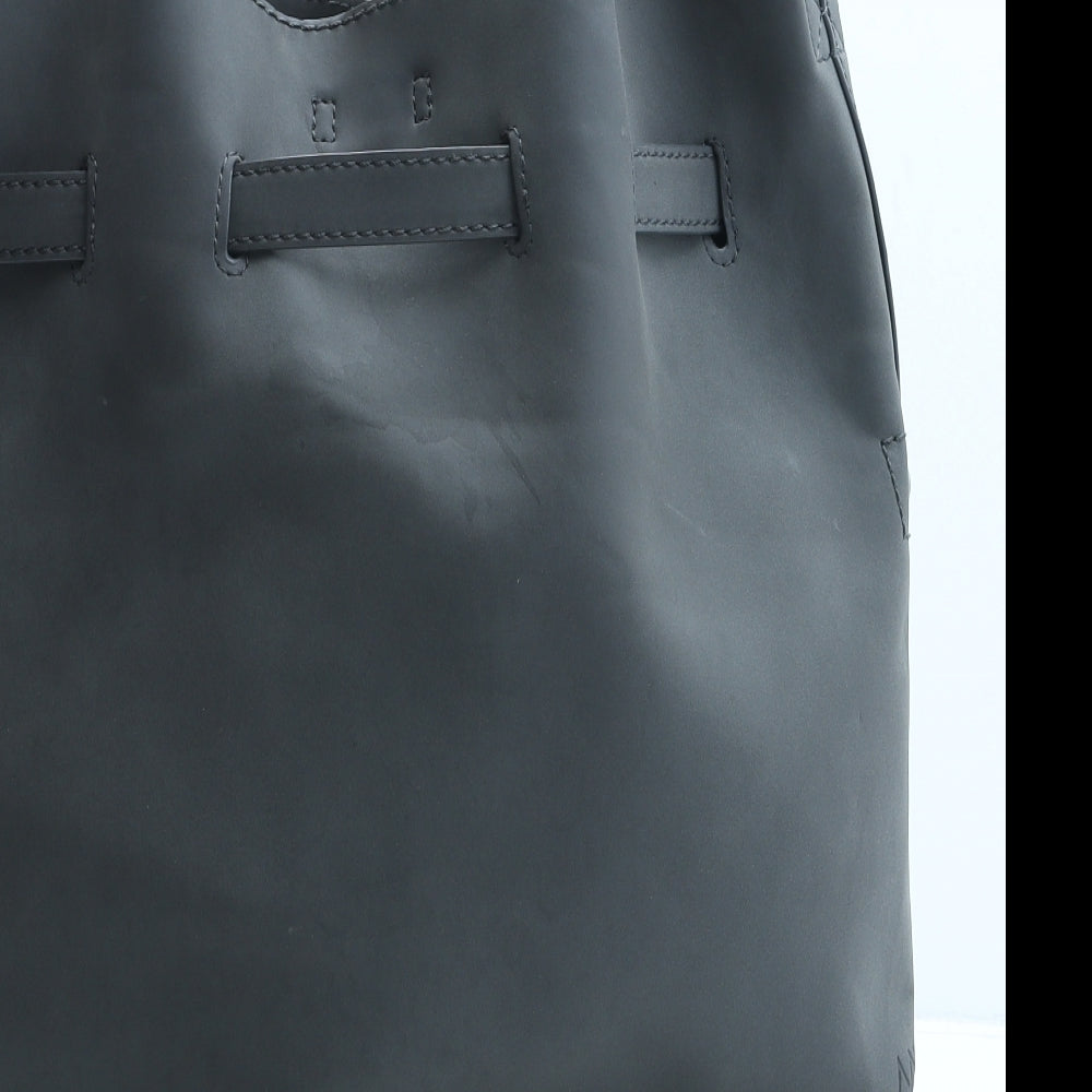 Matt & Nat Womens Grey Polyurethane Bucket & Drawstring Bag Size Medium