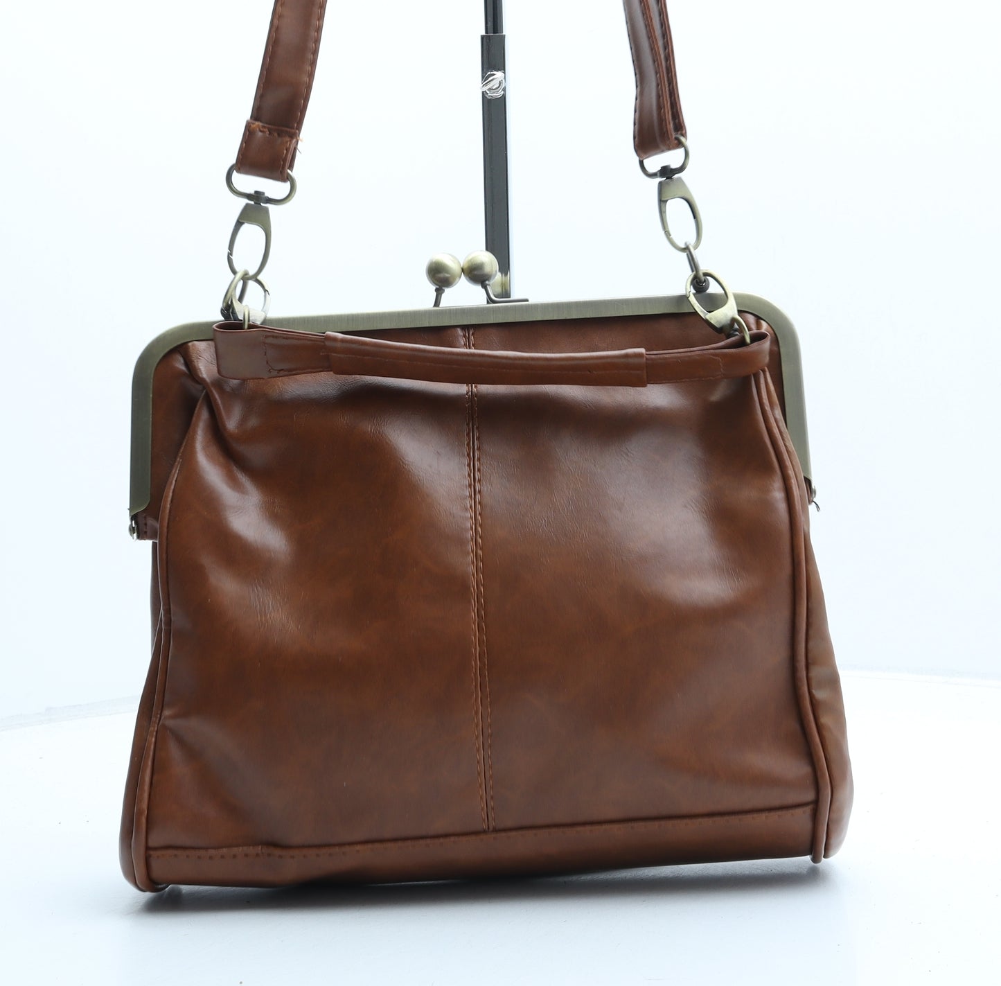 Preworn Womens Brown Polyurethane Crossbody Size Medium