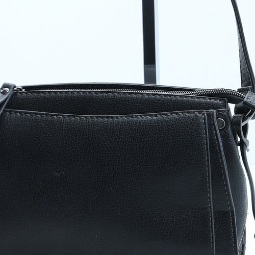 Jane Shilton Womens Black Polyurethane Crossbody Size Small