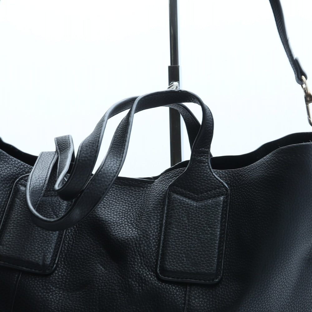 Preworn Womens Black Polyurethane Hobo Bag Size Large