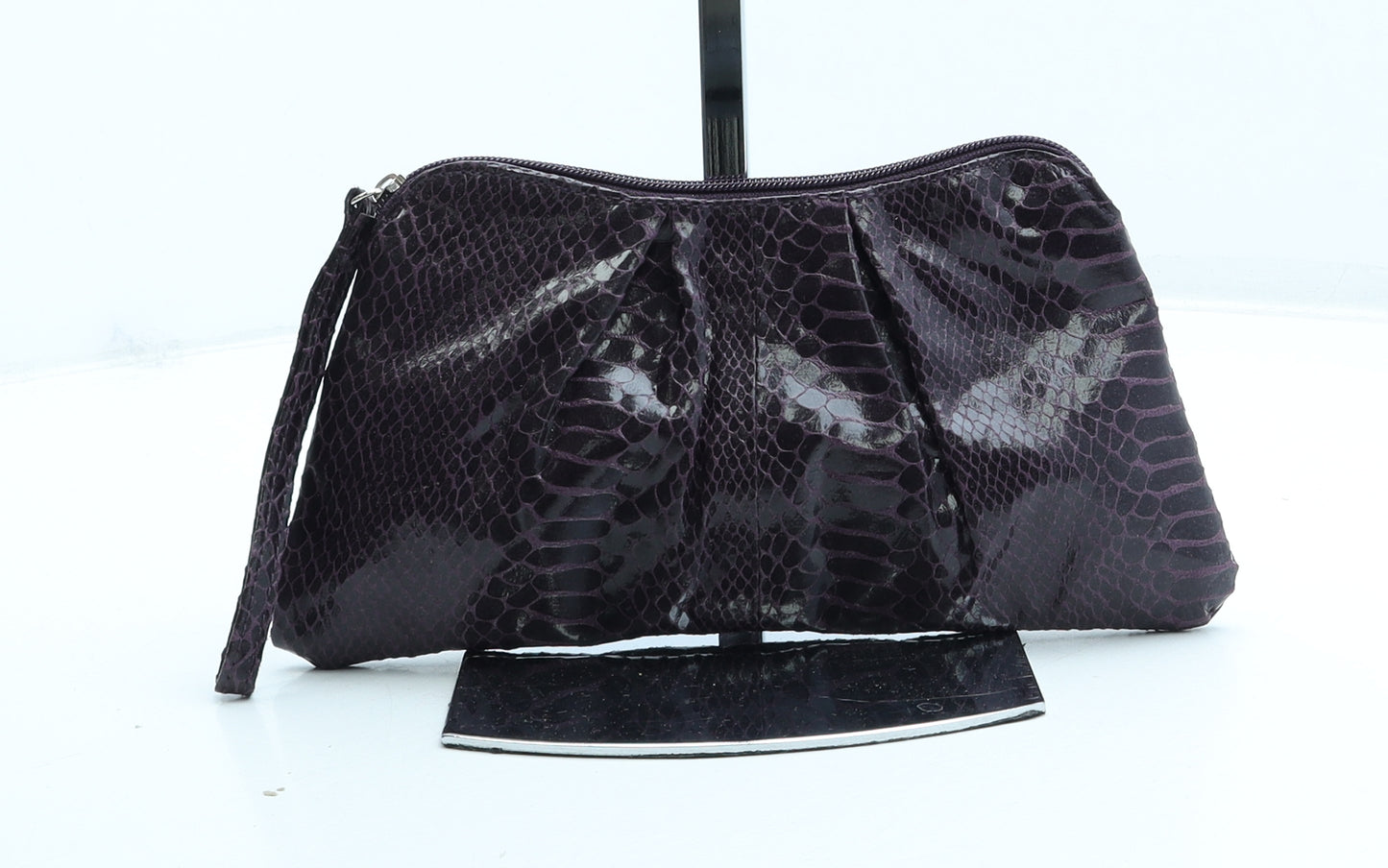Preworn Womens Purple Animal Print Polyurethane Clutch Size Small - Snake Skin
