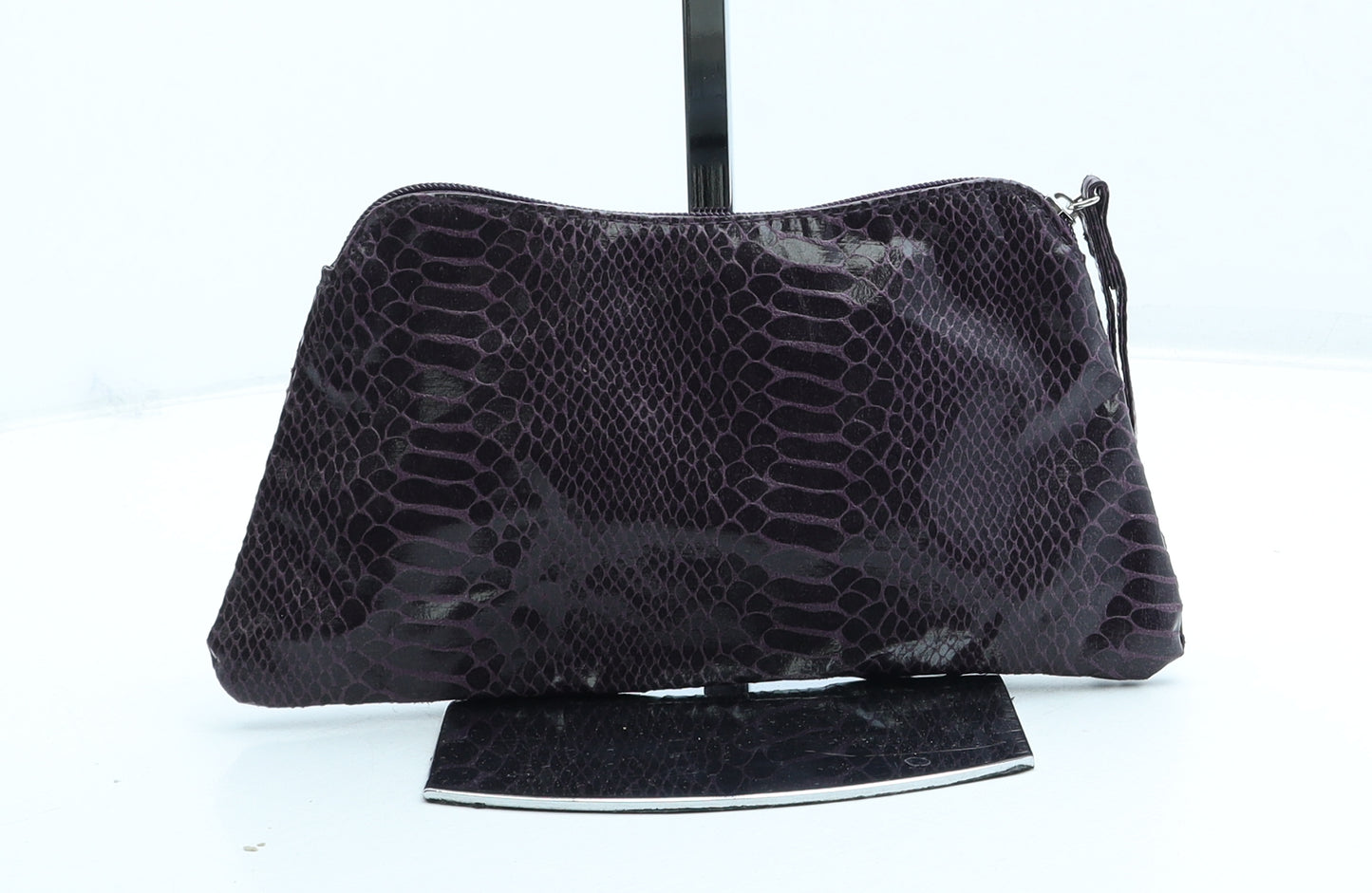 Preworn Womens Purple Animal Print Polyurethane Clutch Size Small - Snake Skin