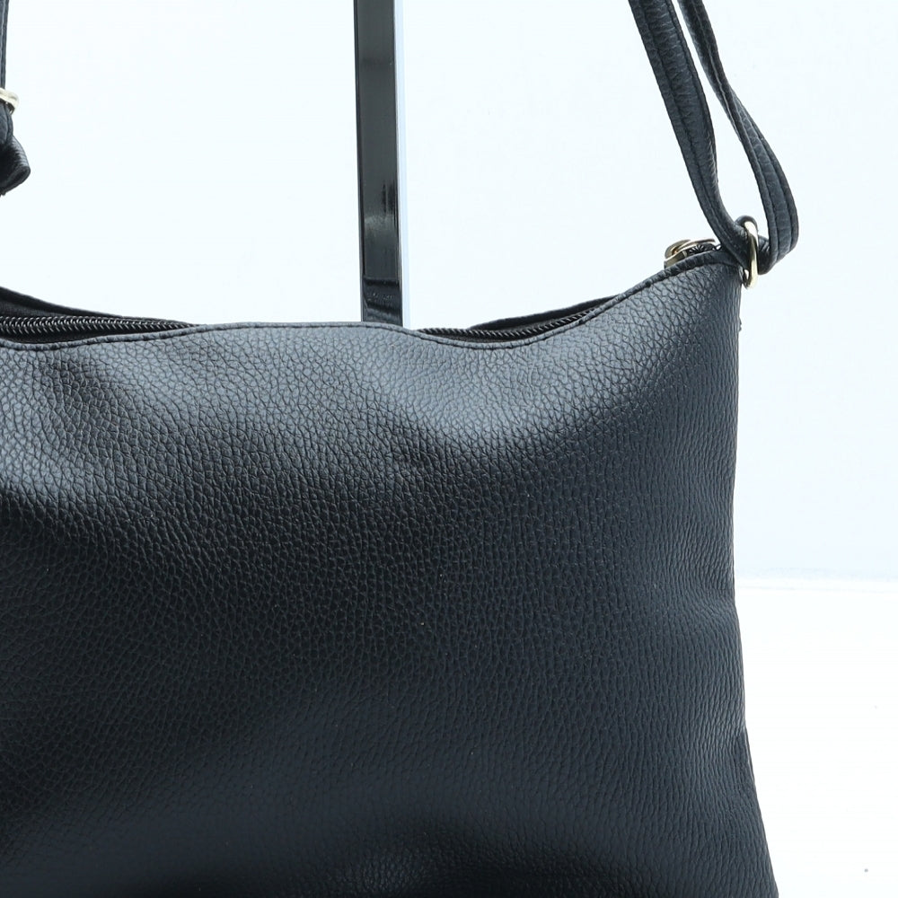 Preworn Womens Black Polyurethane Shoulder Bag Size Small