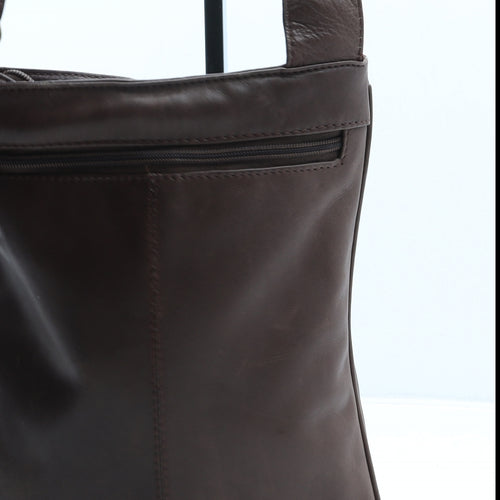 Preworn Womens Brown Polyurethane Crossbody Size Small