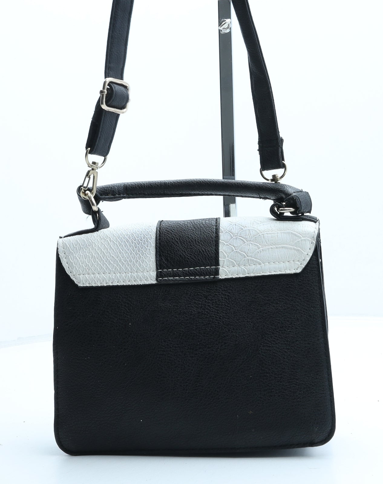 New Look Womens Black Colorblock Polyurethane Crossbody Size Small - Croc Texture