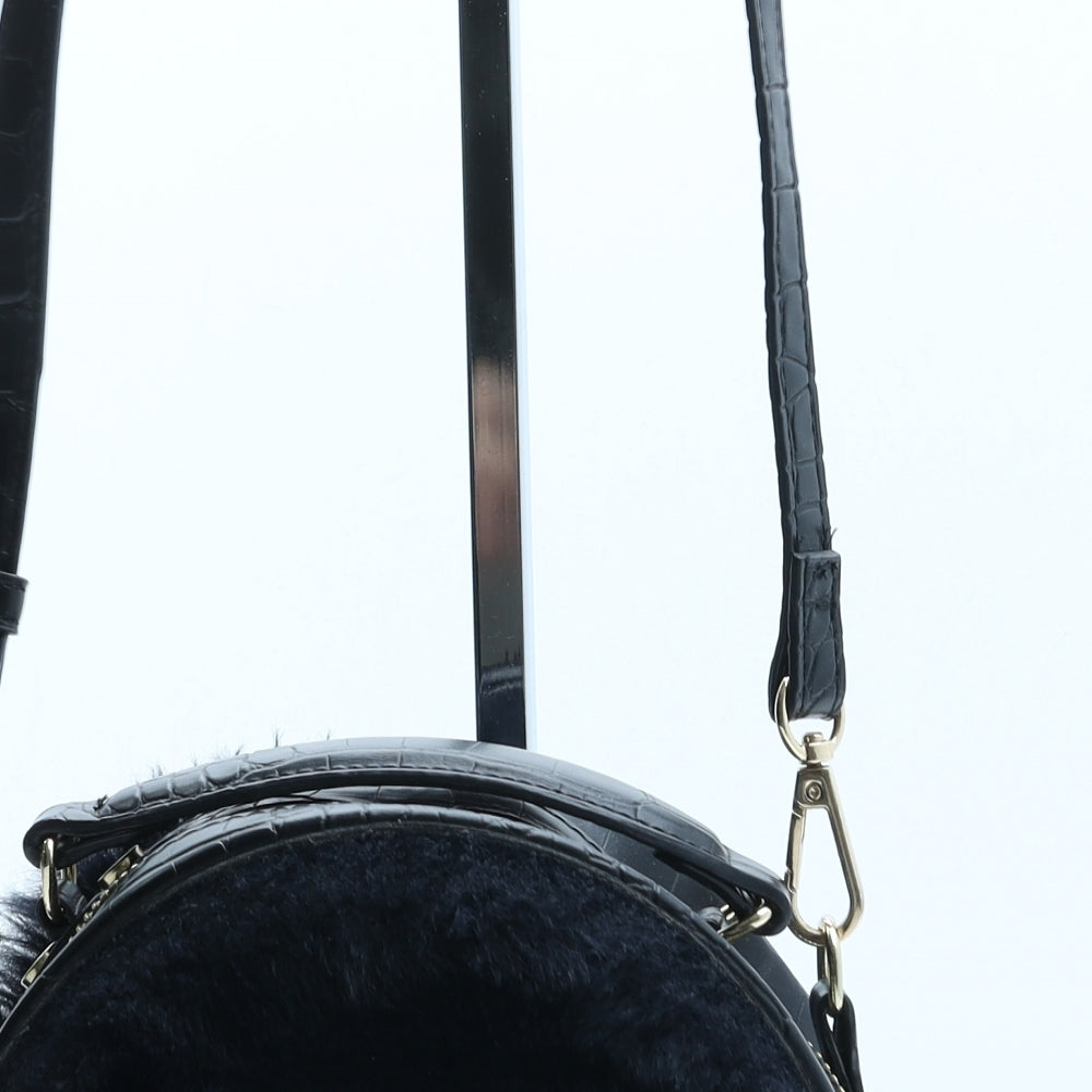 Accessorize Womens Black Polyurethane Crossbody Size Small