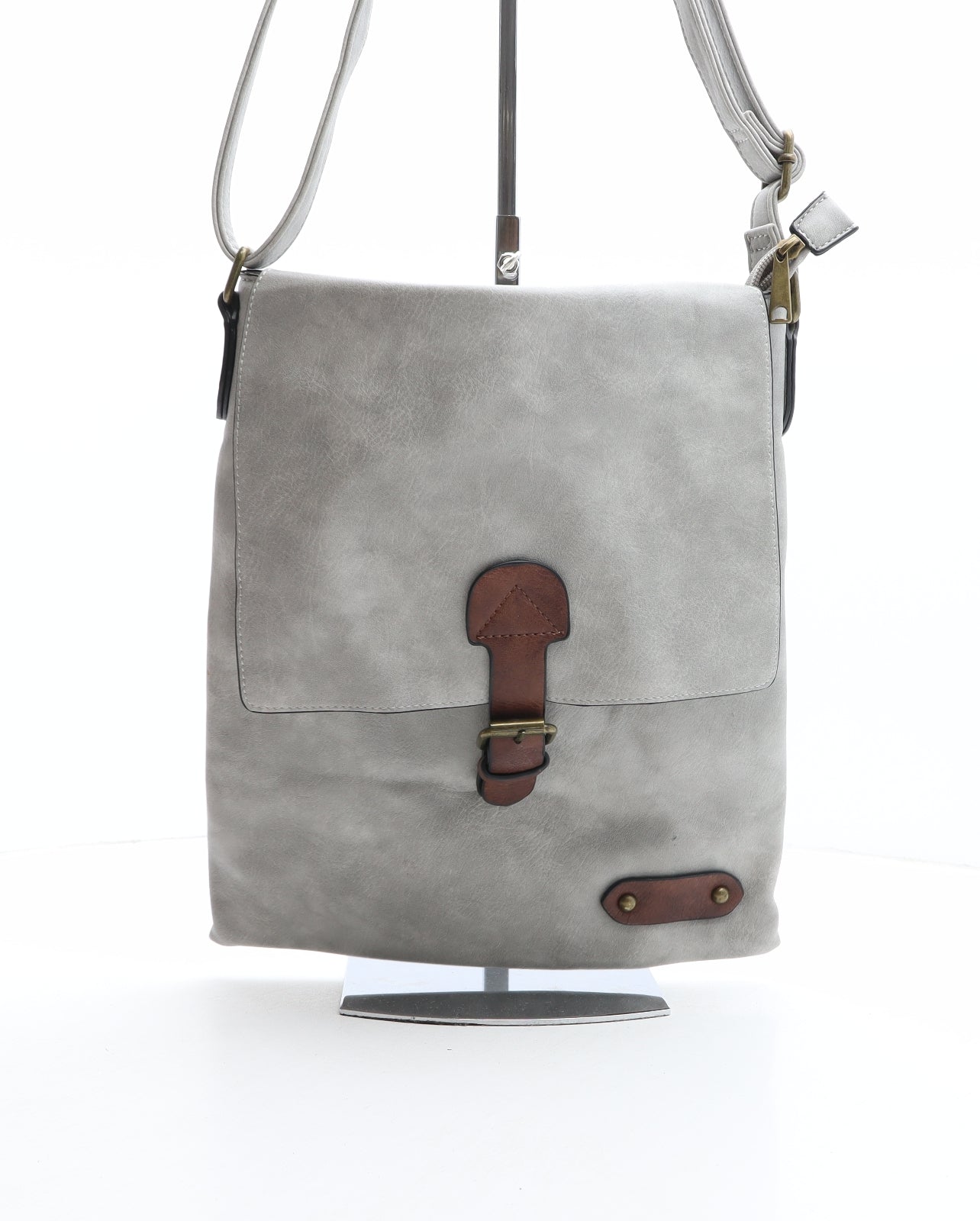 Preworn Womens Grey Solid Polyurethane Crossbody Size Medium