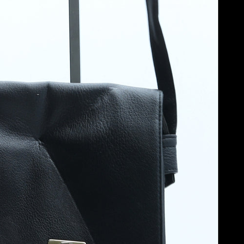 Preworn Womens Black Polyurethane Crossbody Size Small