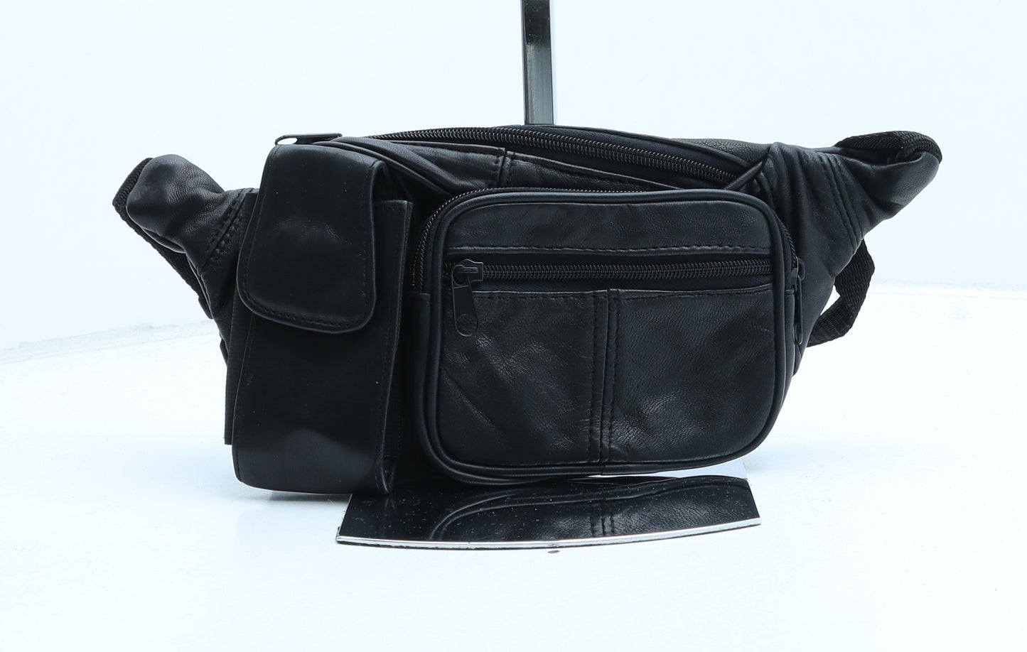 Preworn Womens Black Polyurethane Belt Bag & Waist Pack Size Small